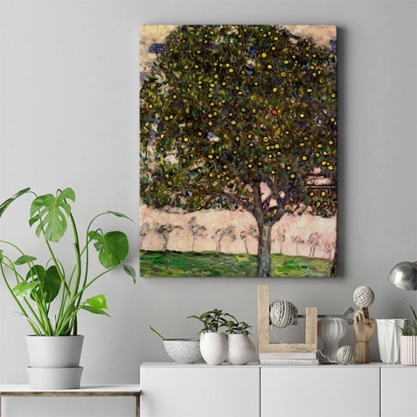 Репродукція яблуня у саду Репродукція яблуня у саду